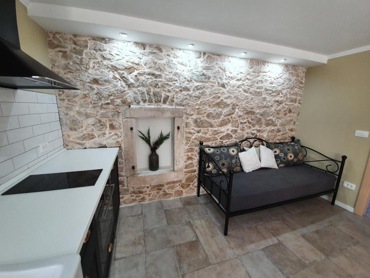 Rustic House Diklo 20M From The Sea Apartment ซาดาร์ ภายนอก รูปภาพ